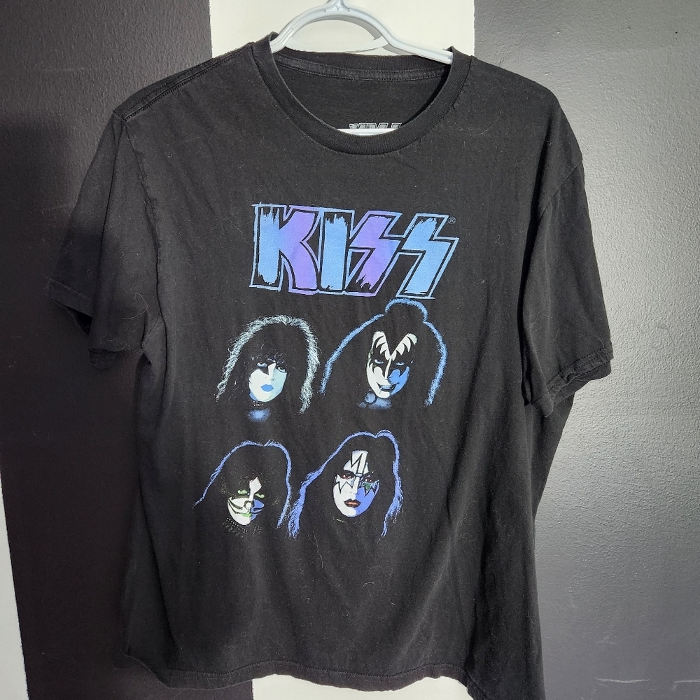 Kiss Graphic Band Tee